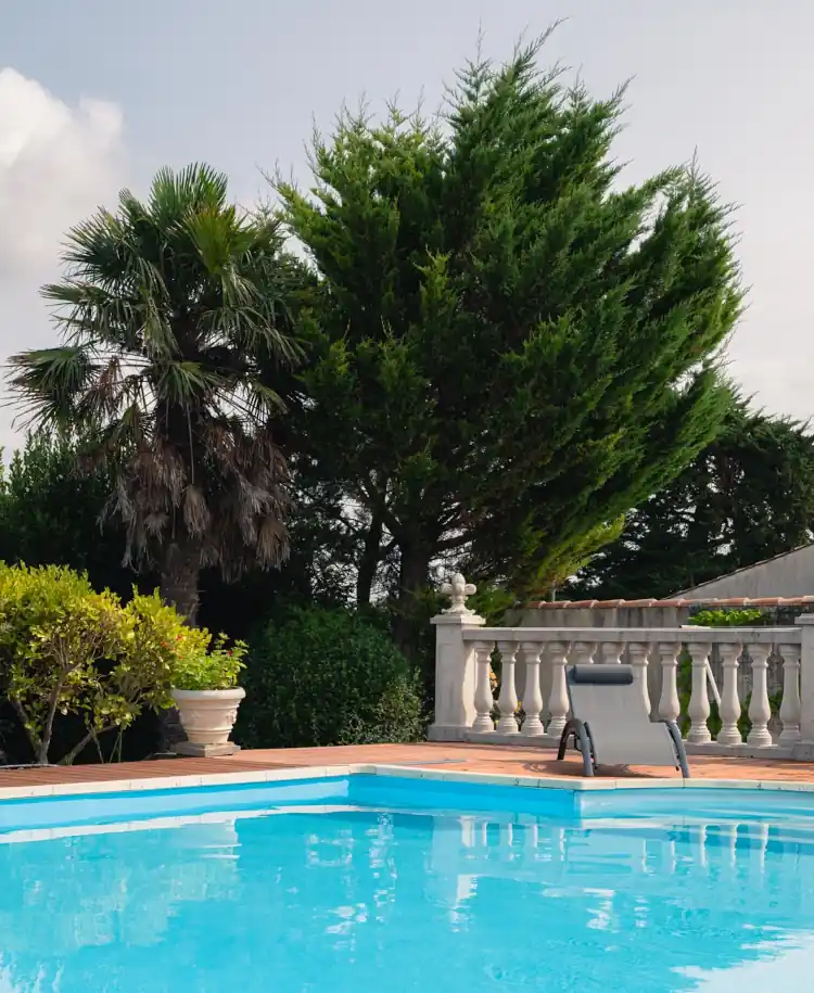 Piscine de la maison d'hôtes Le Logis Rouge en Nouvelle-Aquitaine